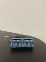 Fendi Elegant Shoulder Bag in Blue – Sleek Luxury Design for Timeless Sophistication