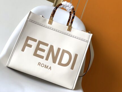 Fendi Sunshine Shopper Tote – Elegant Everyday Luxury in Sophisticated Design