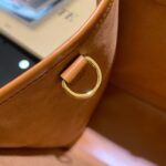 FENDI Luxurious Sunlight Tote – Premium Leather with Signature FF Hardware