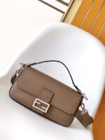 Fendi Baguette Leather Handbag – Sophisticated Elegance in Brown
