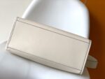 Fendi Sunshine Shopper Tote – Elegant Everyday Luxury in Sophisticated Design