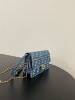 Fendi Elegant Shoulder Bag in Blue – Sleek Luxury Design for Timeless Sophistication