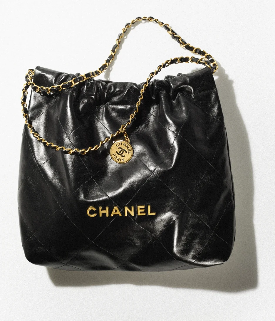 CHANEL Small 22 HANDBAG - Black & White Leather