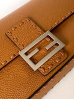 Fendi Baguette Bag – Timeless Elegance in Crocodile-Embossed Leather, Chic and Modern