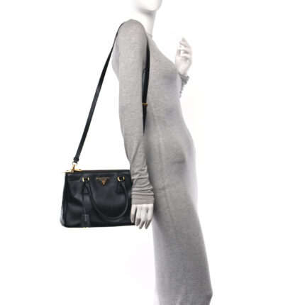Saffiano Small Galleria Double Zip Tote Black